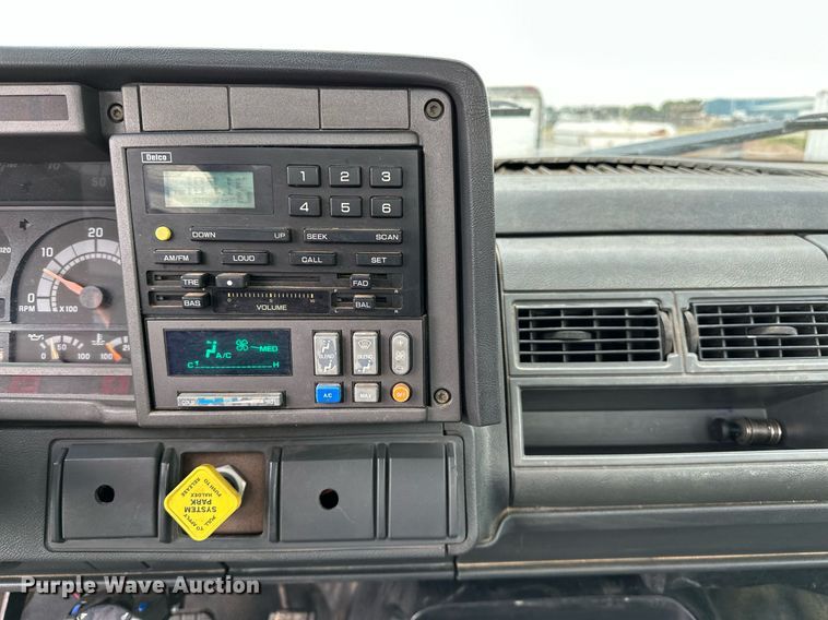 image for item OC9066 1998 GMC C7500  flatbed truck