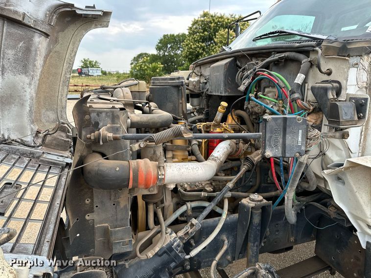 image for item OC9066 1998 GMC C7500  flatbed truck