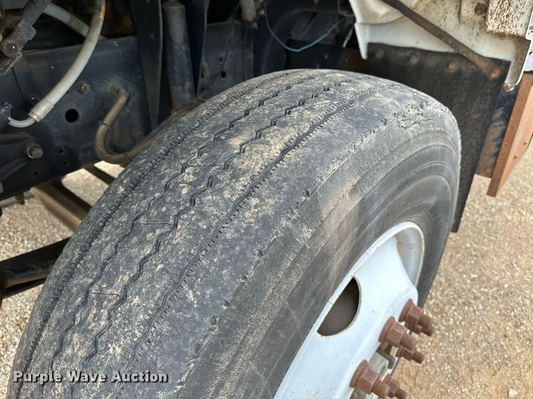 image for item OC9066 1998 GMC C7500  flatbed truck