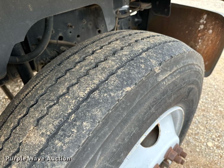 image for item OC9066 1998 GMC C7500  flatbed truck