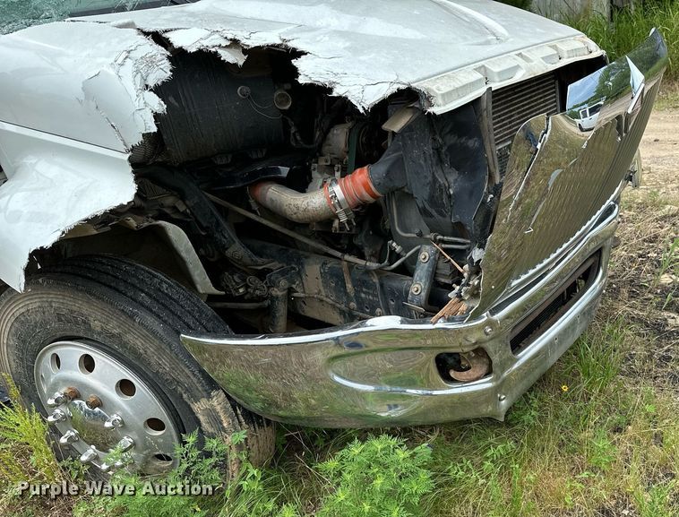 image for item OC9092 2005 International 4300  flatbed truck