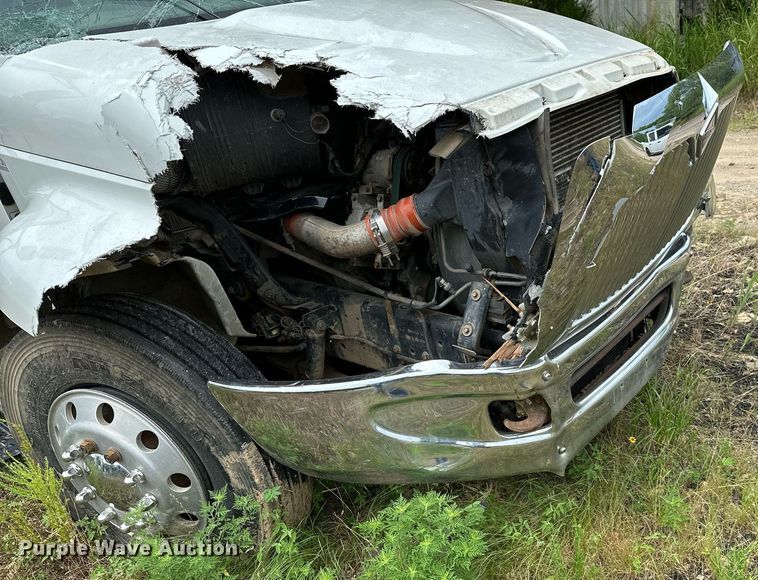 image for item OC9092 2005 International 4300  flatbed truck