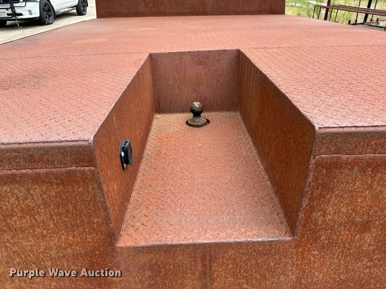 image for item OC9092 2005 International 4300  flatbed truck