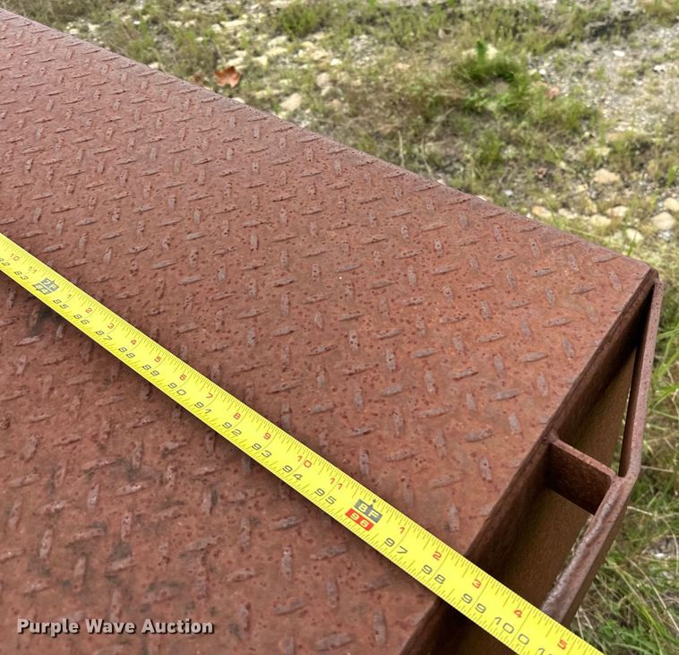 image for item OC9092 2005 International 4300  flatbed truck