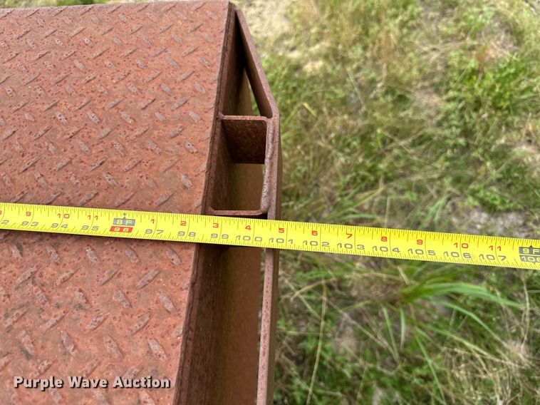 image for item OC9092 2005 International 4300  flatbed truck