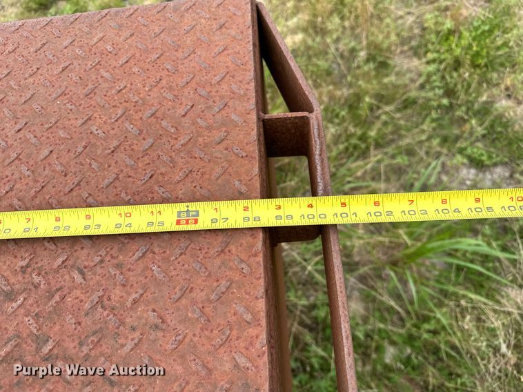 image for item OC9092 2005 International 4300  flatbed truck