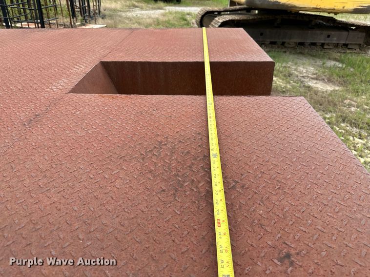 image for item OC9092 2005 International 4300  flatbed truck