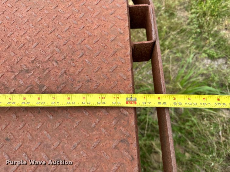 image for item OC9092 2005 International 4300  flatbed truck