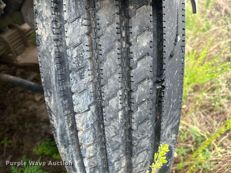 image for item OC9092 2005 International 4300  flatbed truck