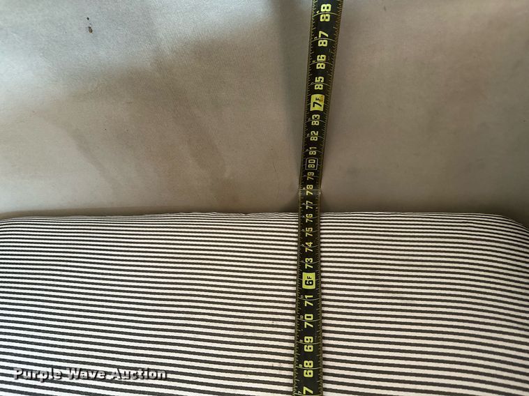 image for item OG9134 2015 Volvo VNL  semi truck