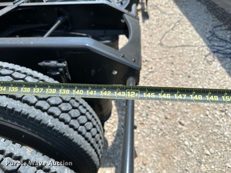 image for item OG9134 2015 Volvo VNL  semi truck