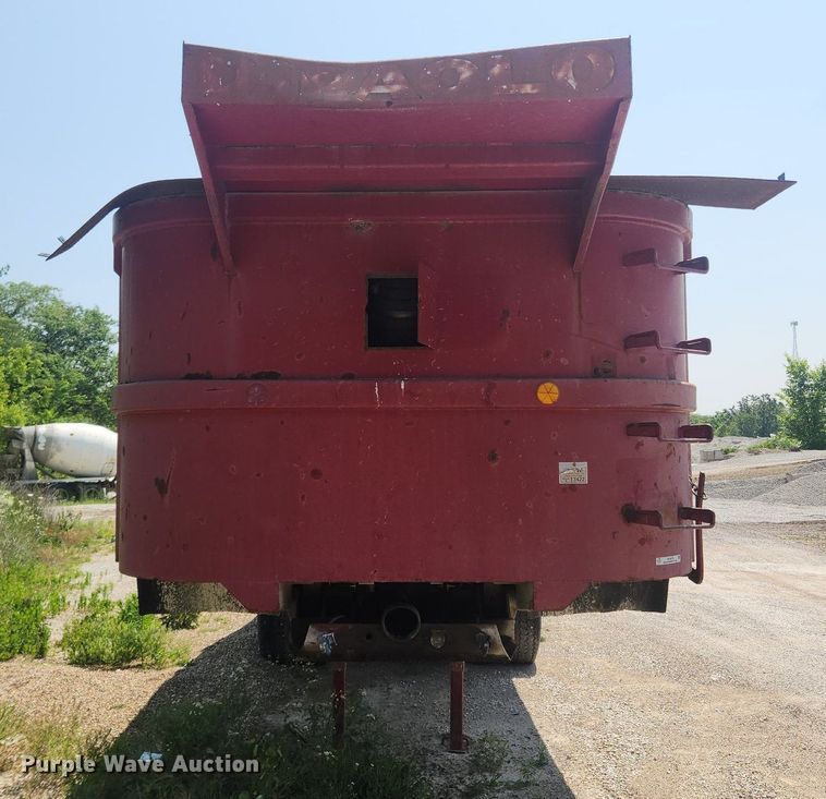 image for item OK9574 1980 Hilbilt  end dump trailer