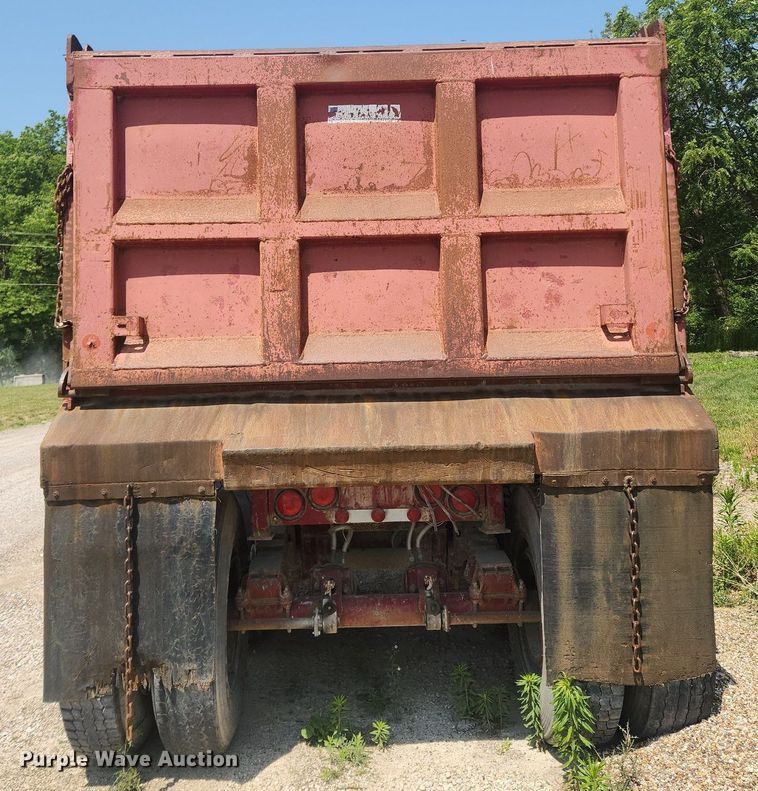 image for item OK9574 1980 Hilbilt  end dump trailer