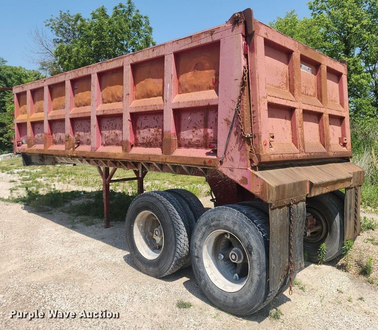 image for item OK9574 1980 Hilbilt  end dump trailer
