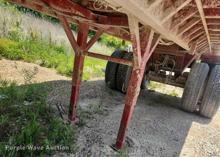 image for item OK9574 1980 Hilbilt  end dump trailer