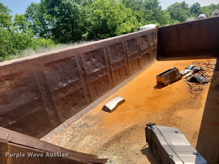 image for item OK9574 1980 Hilbilt  end dump trailer