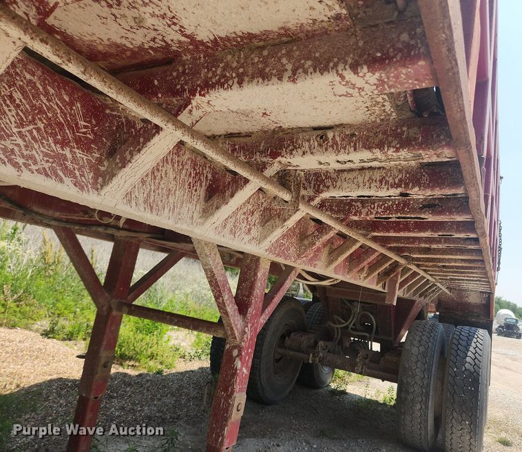 image for item OK9574 1980 Hilbilt  end dump trailer