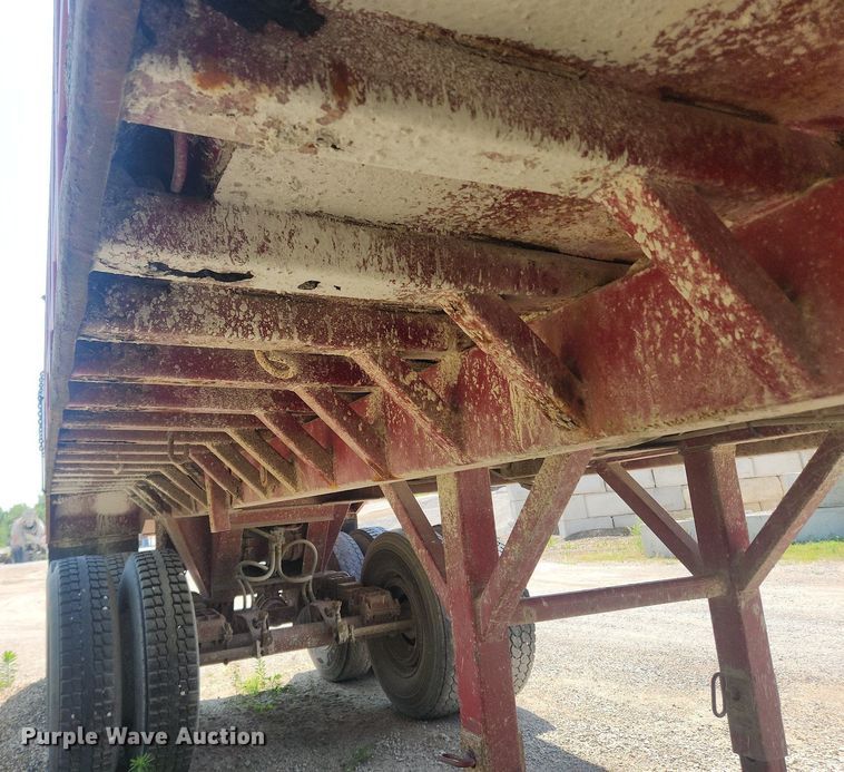 image for item OK9574 1980 Hilbilt  end dump trailer