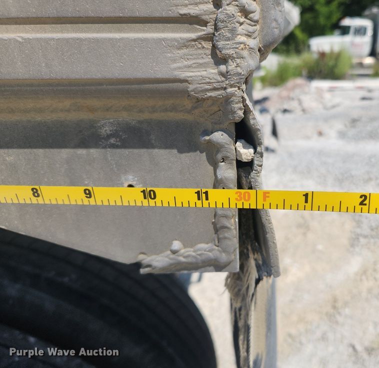 image for item OK9575 1980 Travis  end dump trailer