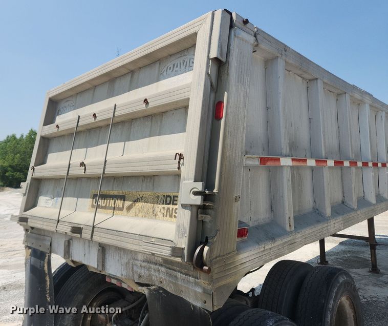 image for item OK9575 1980 Travis  end dump trailer