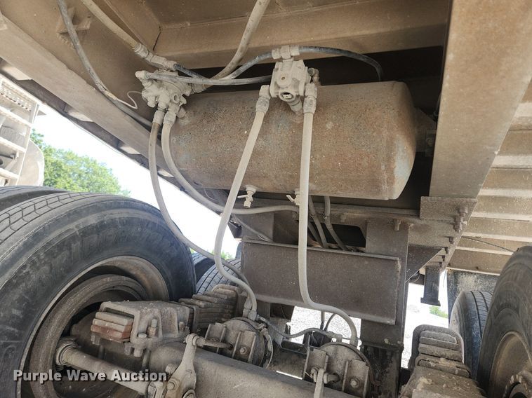 image for item OK9575 1980 Travis  end dump trailer