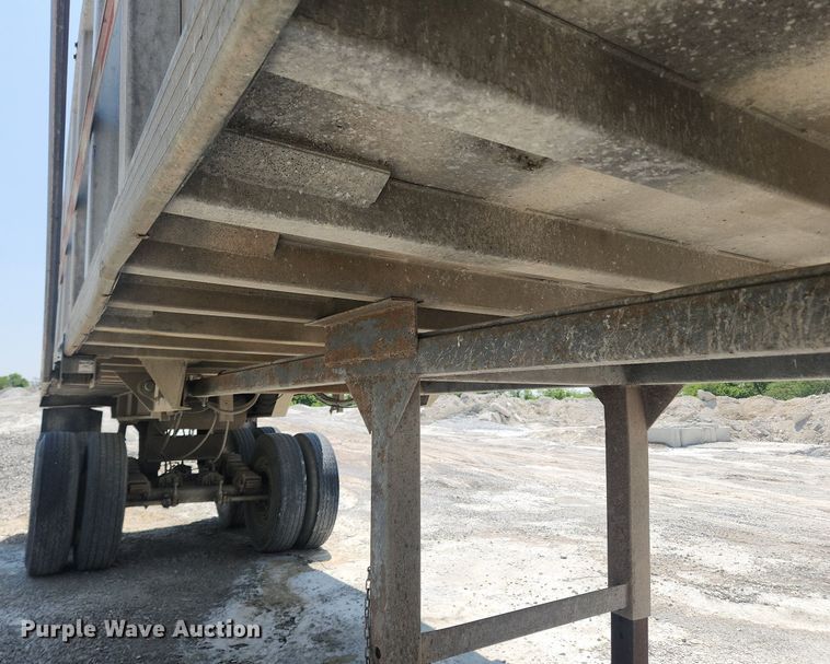 image for item OK9575 1980 Travis  end dump trailer