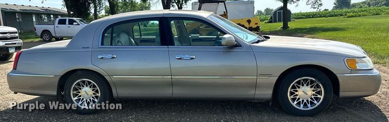 image for item AF9636 2000 Lincoln Town Car