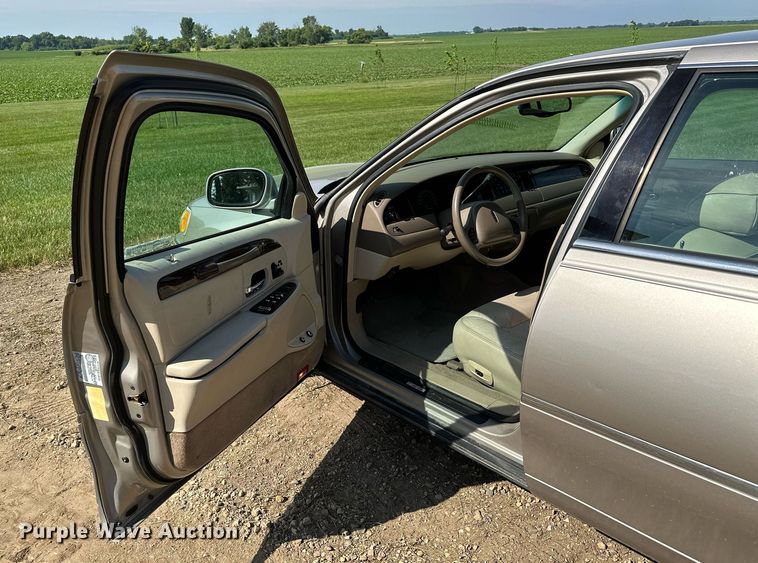 image for item AF9636 2000 Lincoln Town Car