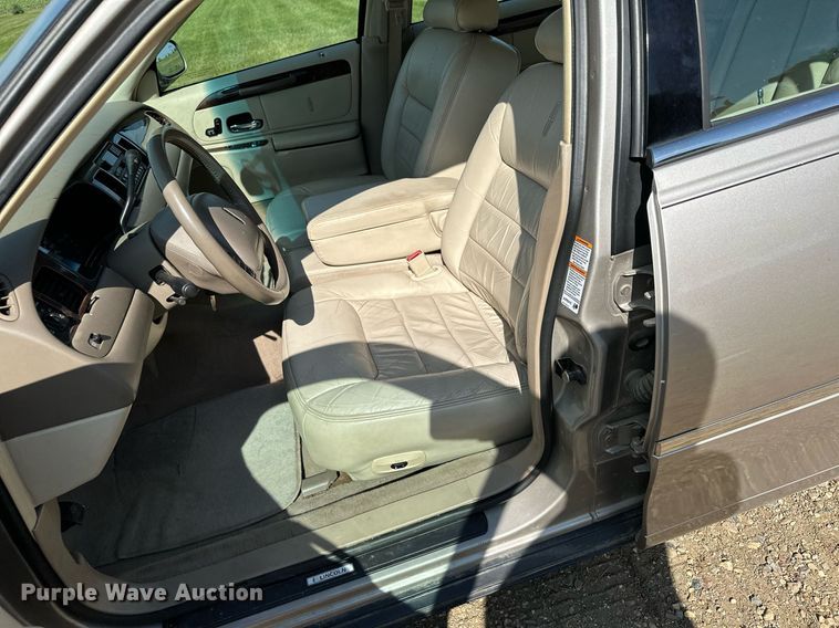 image for item AF9636 2000 Lincoln Town Car