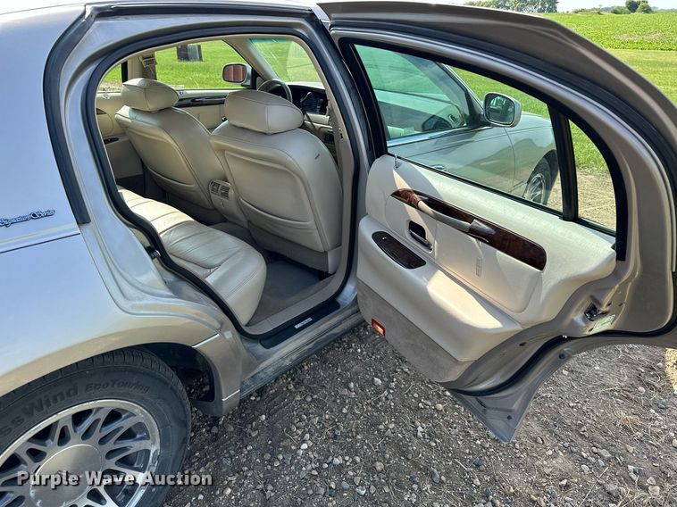 image for item AF9636 2000 Lincoln Town Car