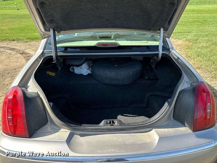 image for item AF9636 2000 Lincoln Town Car