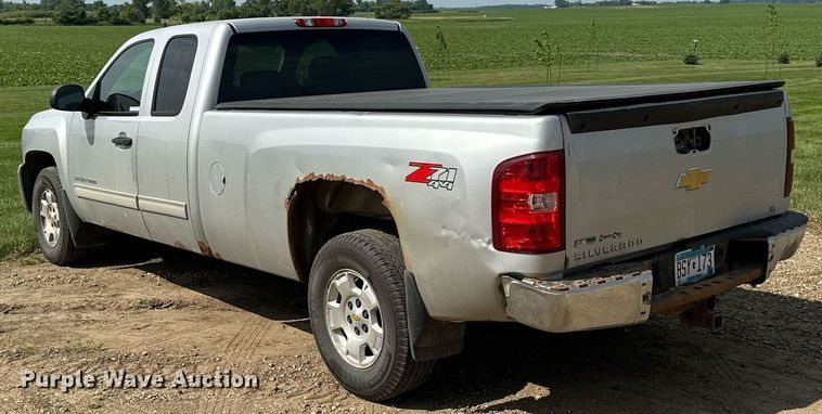 image for item AF9637 2011 Chevrolet Silverado 1500  Ext. Cab pickup truck