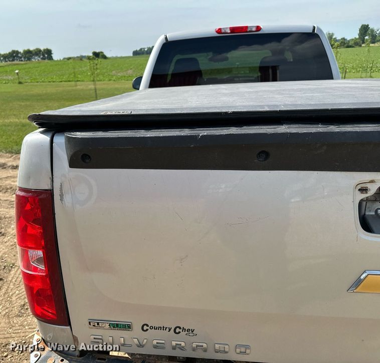 image for item AF9637 2011 Chevrolet Silverado 1500  Ext. Cab pickup truck