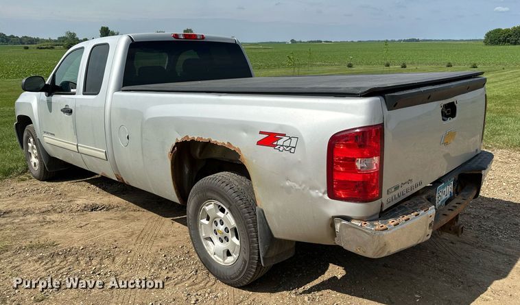 image for item AF9637 2011 Chevrolet Silverado 1500  Ext. Cab pickup truck