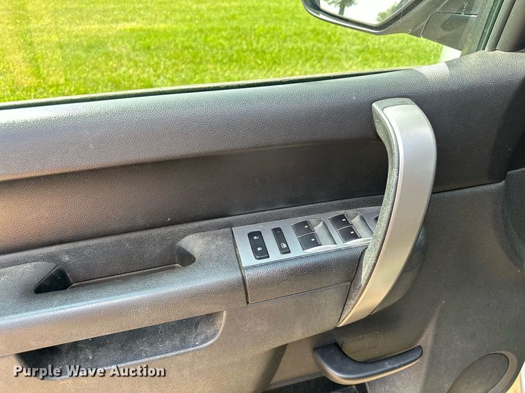 image for item AF9637 2011 Chevrolet Silverado 1500  Ext. Cab pickup truck