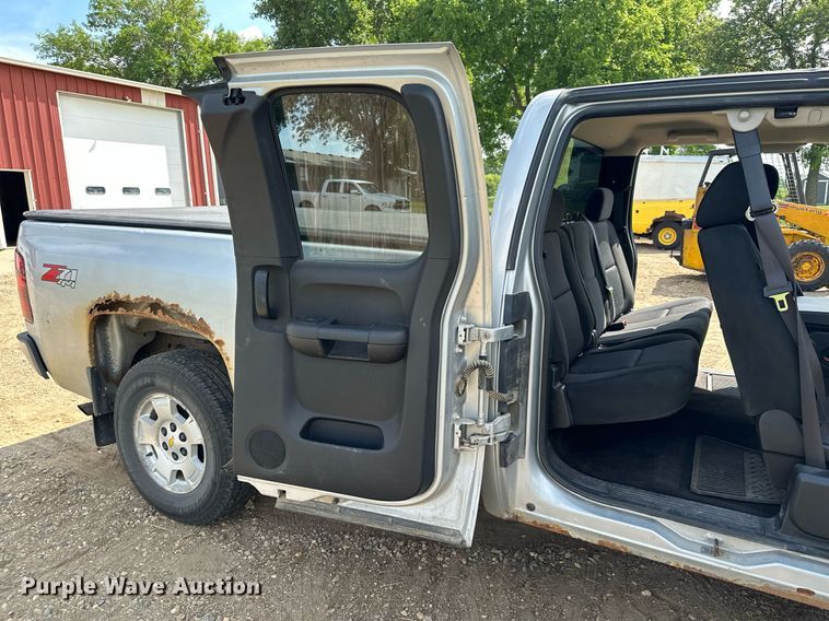 image for item AF9637 2011 Chevrolet Silverado 1500  Ext. Cab pickup truck