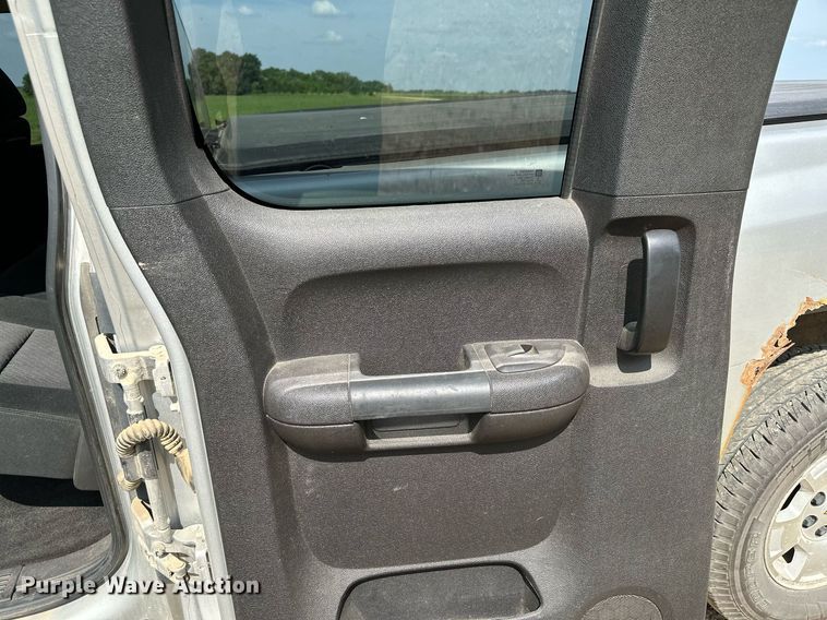 image for item AF9637 2011 Chevrolet Silverado 1500  Ext. Cab pickup truck