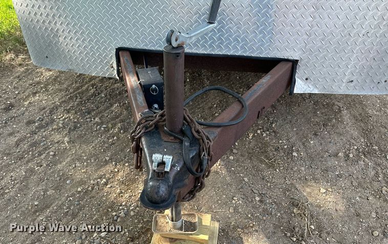 image for item AF9638 2005 Elk River  enclosed cargo trailer