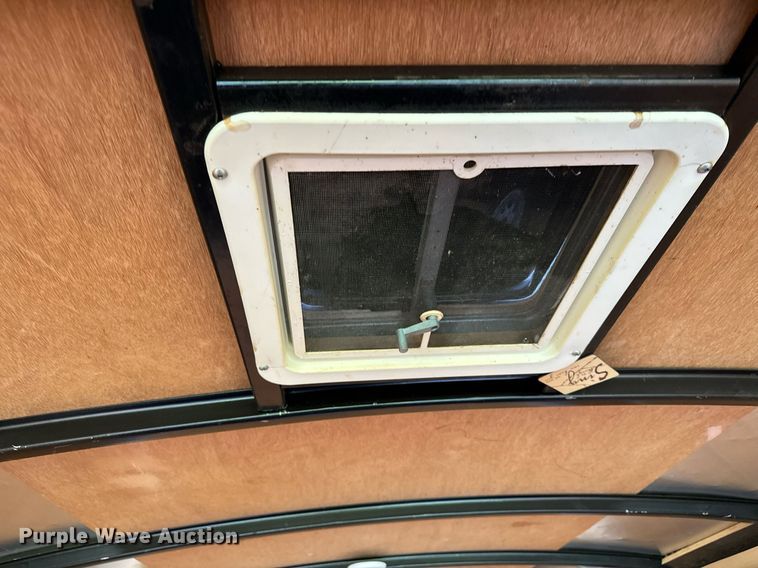 image for item AF9638 2005 Elk River  enclosed cargo trailer