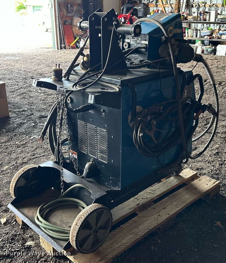 image for item AF9641 Miller PipeWorx 400  welder