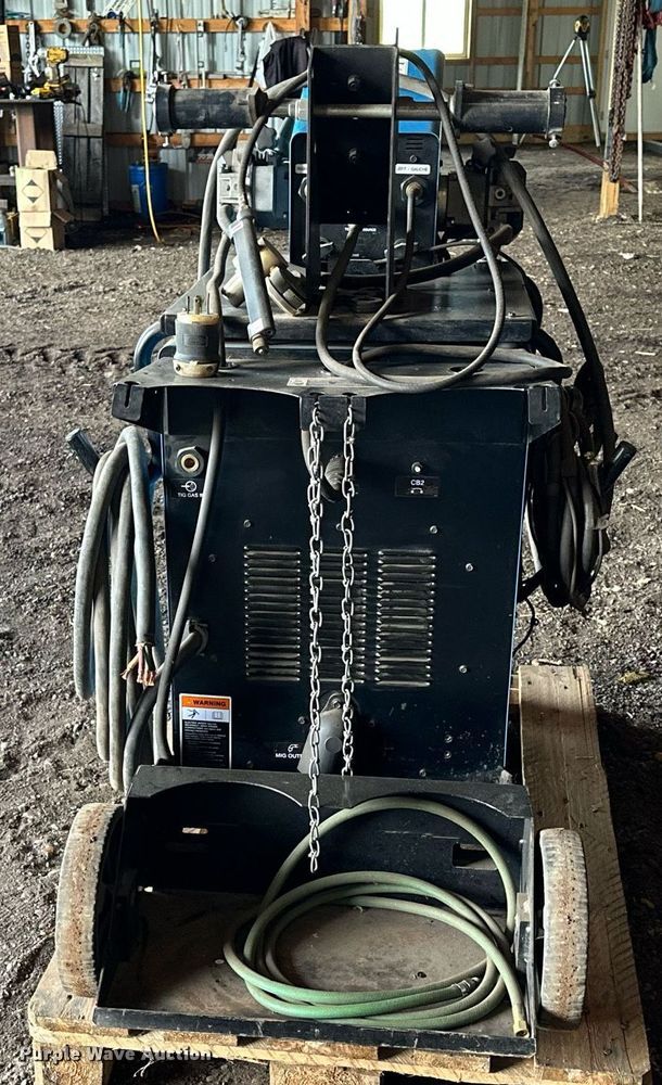 image for item AF9641 Miller PipeWorx 400  welder