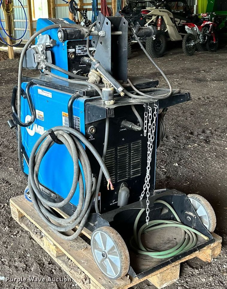 image for item AF9641 Miller PipeWorx 400  welder