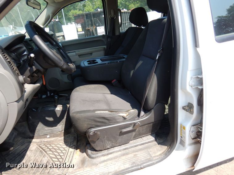 image for item AF9645 2014 Chevrolet 3500HD  Crew Cab pickup truck