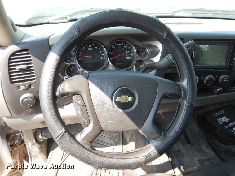 image for item AF9645 2014 Chevrolet 3500HD  Crew Cab pickup truck