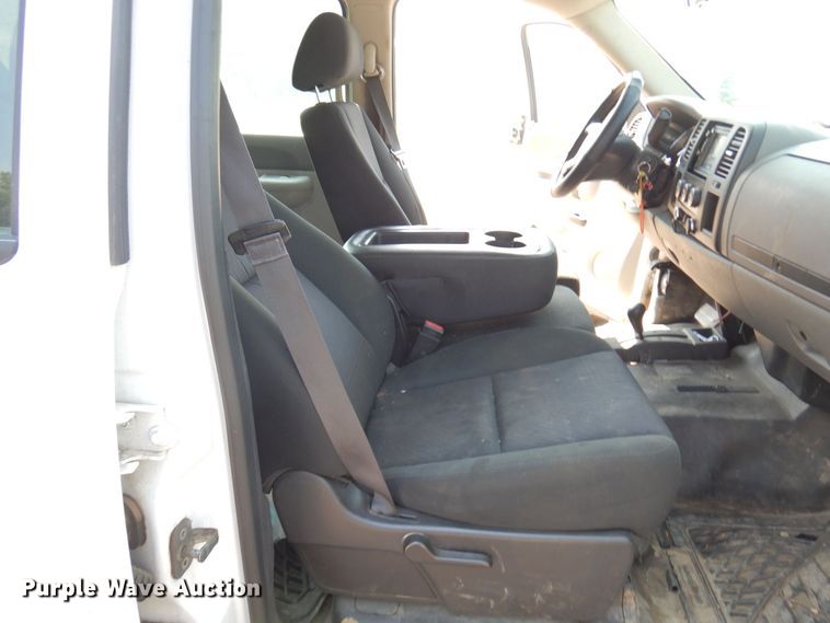 image for item AF9645 2014 Chevrolet 3500HD  Crew Cab pickup truck