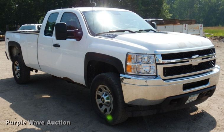 image for item AF9646 2013 Chevrolet 3500HD  Ext. Cab pickup truck