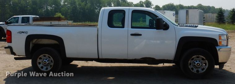 image for item AF9646 2013 Chevrolet 3500HD  Ext. Cab pickup truck