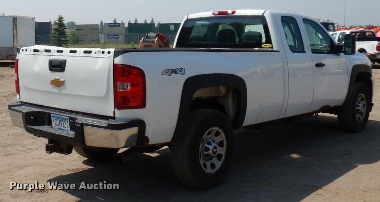 image for item AF9646 2013 Chevrolet 3500HD  Ext. Cab pickup truck