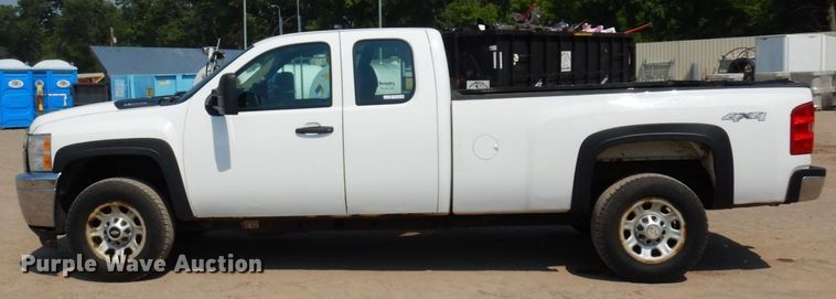 image for item AF9646 2013 Chevrolet 3500HD  Ext. Cab pickup truck