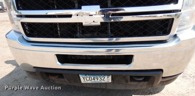 image for item AF9646 2013 Chevrolet 3500HD  Ext. Cab pickup truck